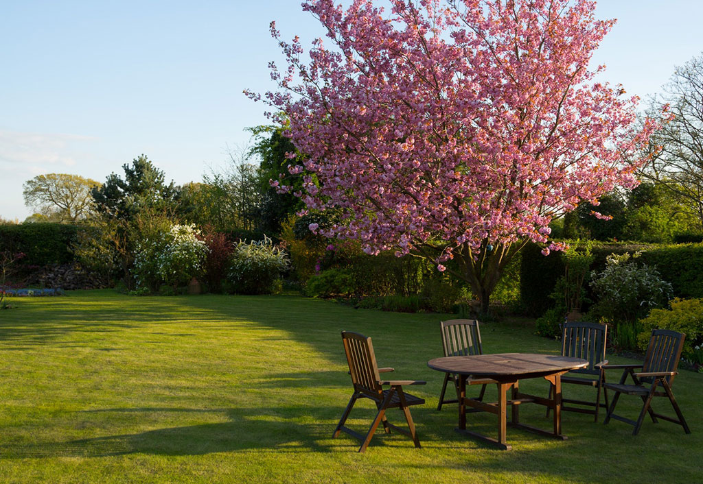 The Right Patio Furniture For Larger Deck