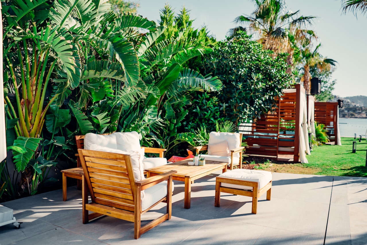 How Choose Your Decorative Outdoor Throw Pillows